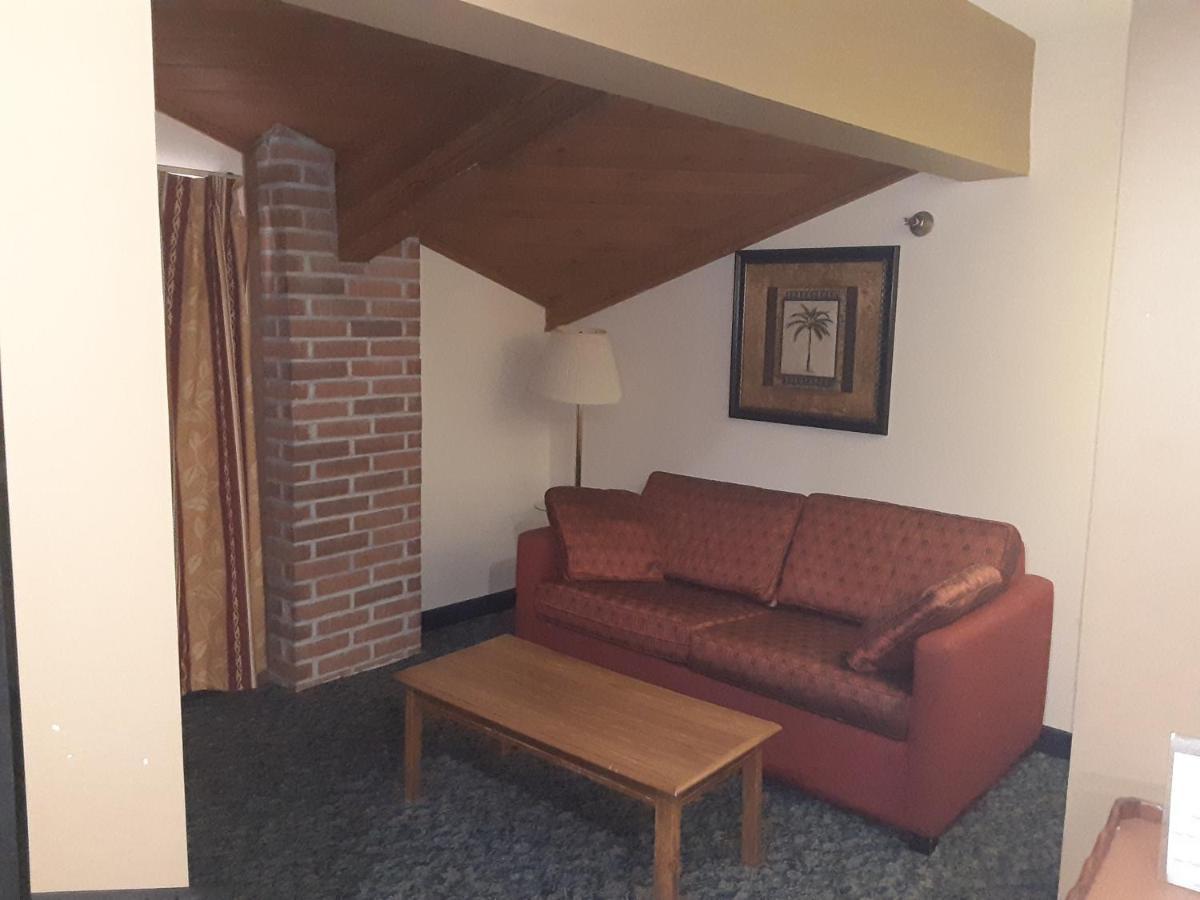 American Inn And Suites Ionia Dış mekan fotoğraf
