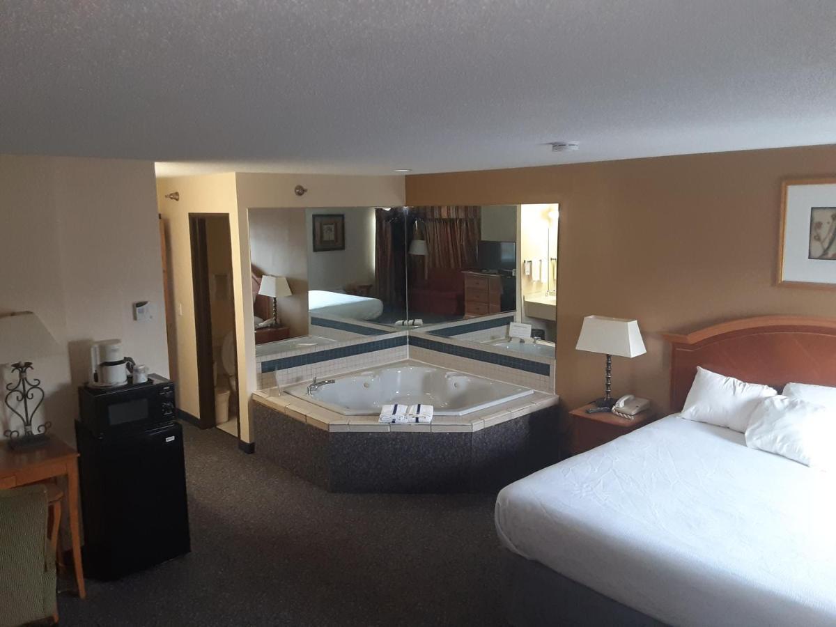 American Inn And Suites Ionia Dış mekan fotoğraf