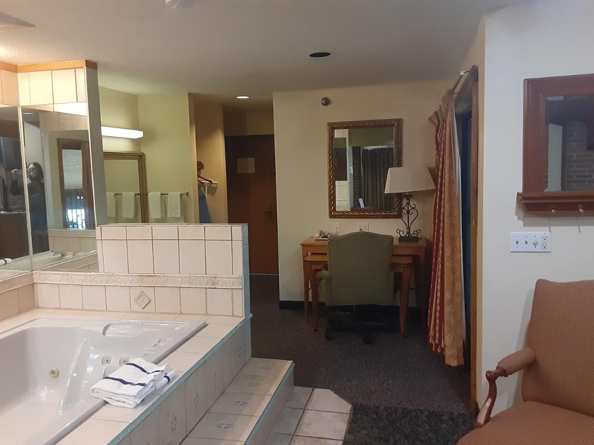 American Inn And Suites Ionia Dış mekan fotoğraf