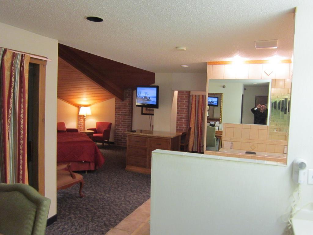 American Inn And Suites Ionia Oda fotoğraf