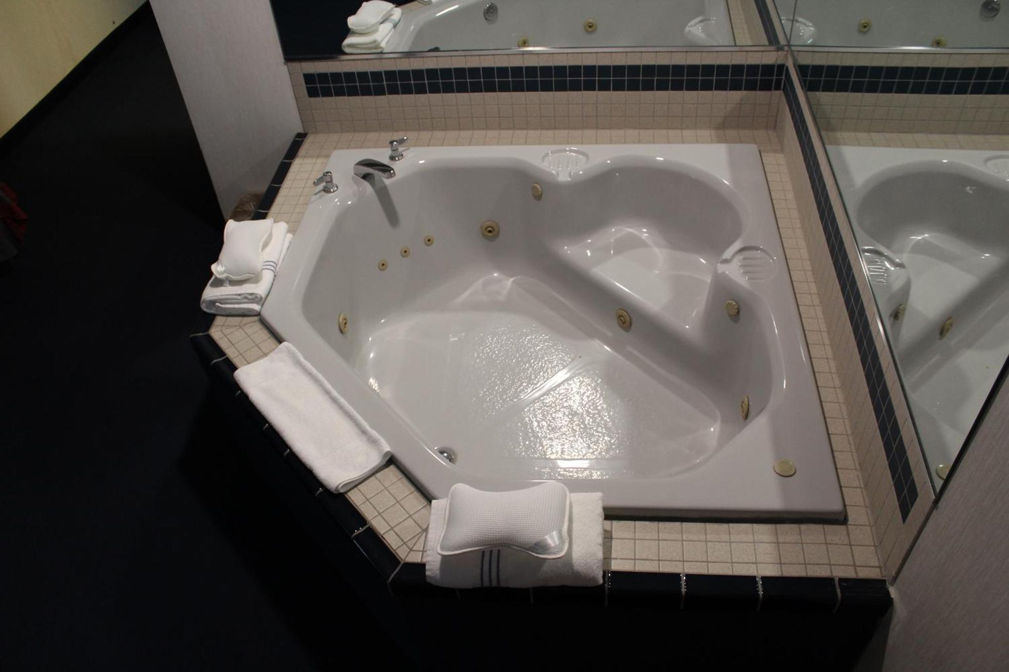 American Inn And Suites Ionia Dış mekan fotoğraf