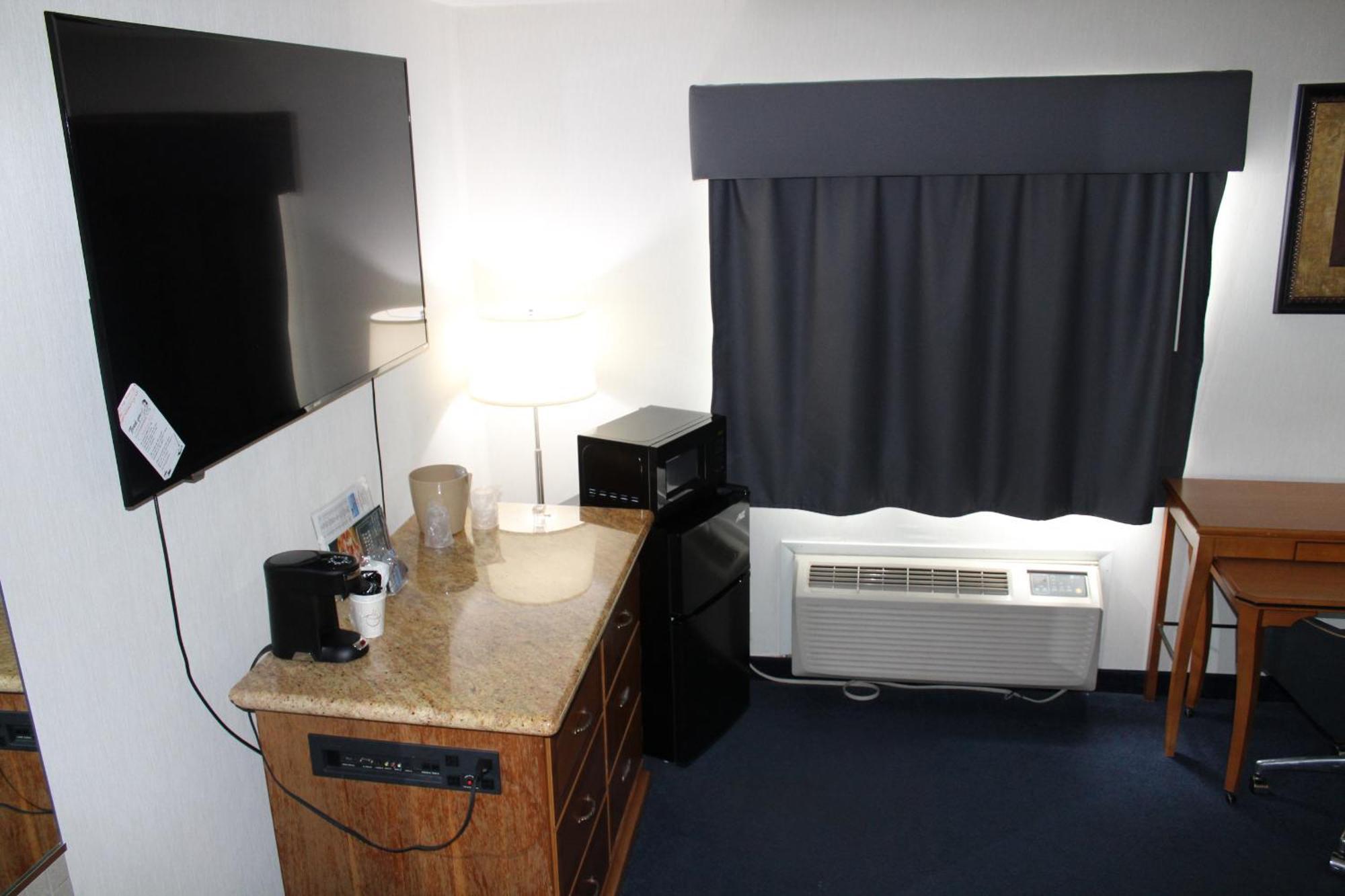 American Inn And Suites Ionia Dış mekan fotoğraf