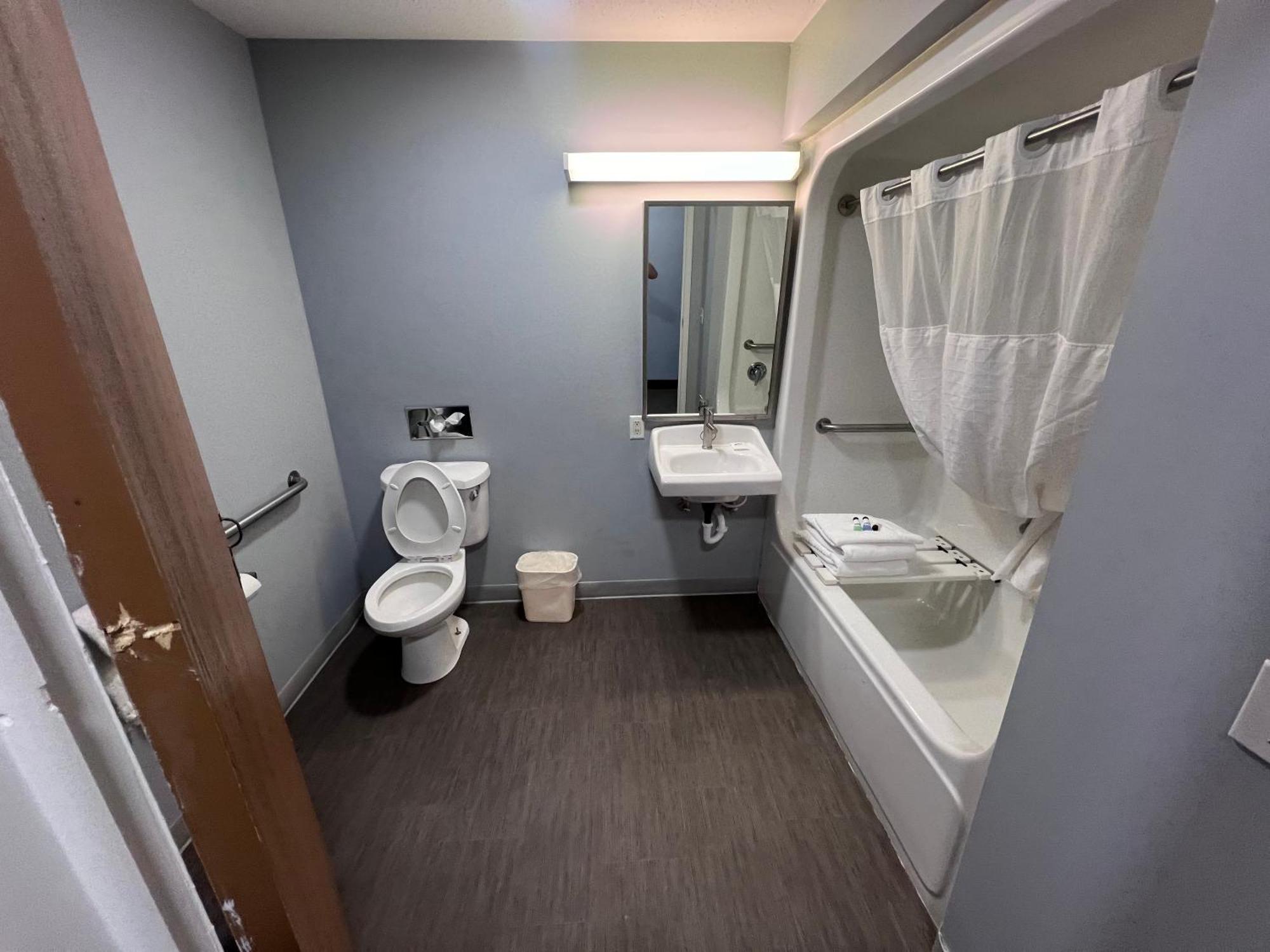 American Inn And Suites Ionia Dış mekan fotoğraf