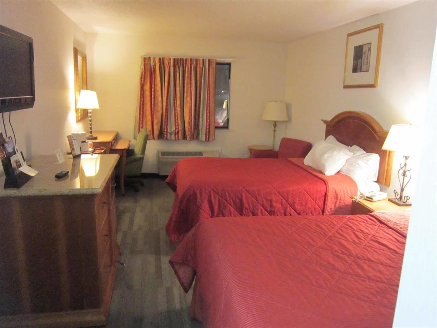 American Inn And Suites Ionia Dış mekan fotoğraf