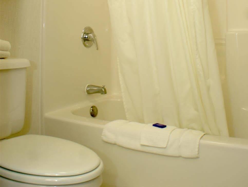 American Inn And Suites Ionia Dış mekan fotoğraf