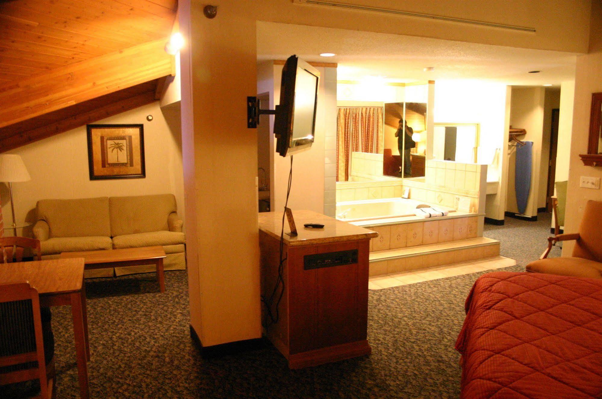American Inn And Suites Ionia Dış mekan fotoğraf